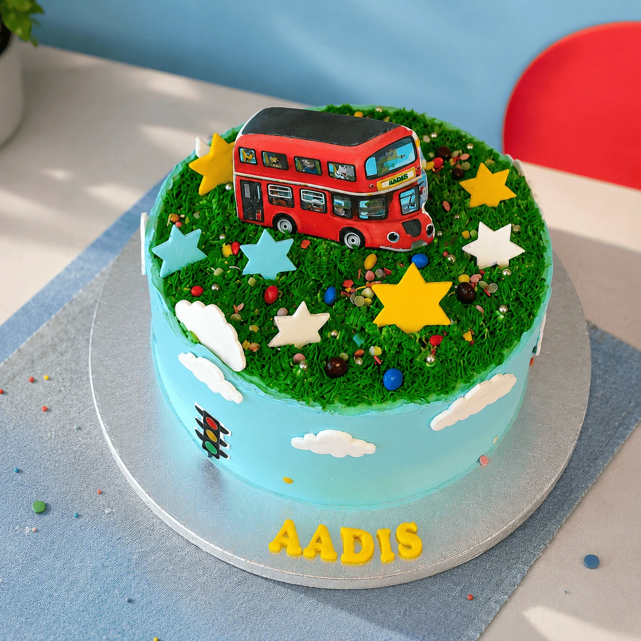 London Bus Theme Cake