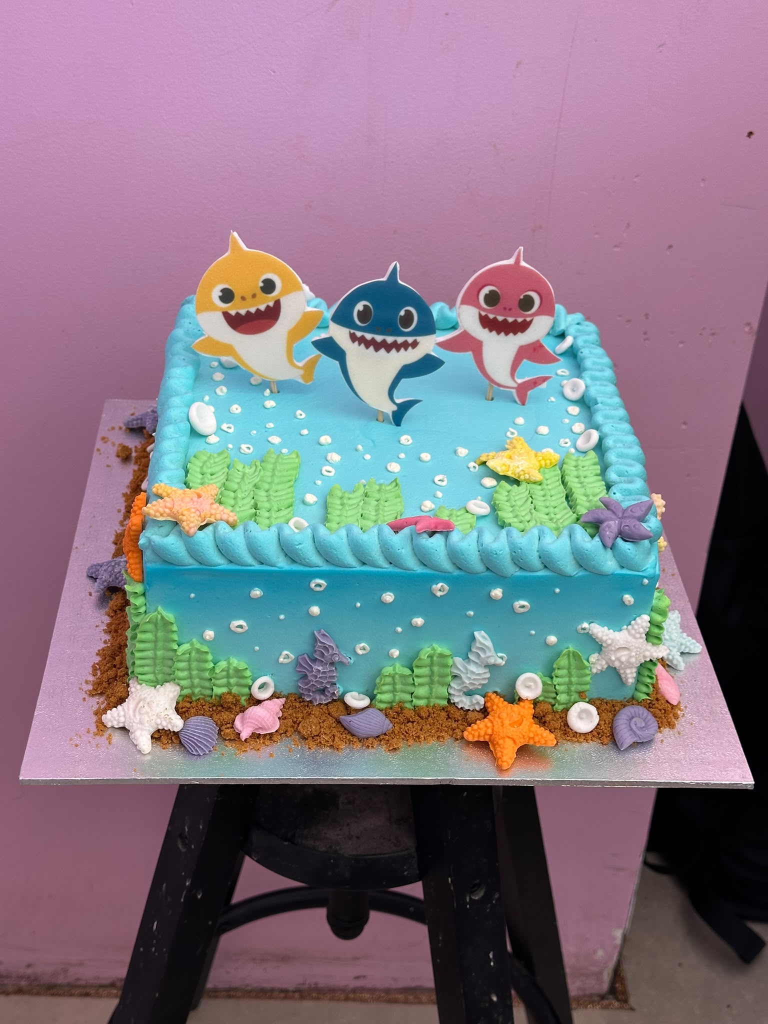 baby shark cake